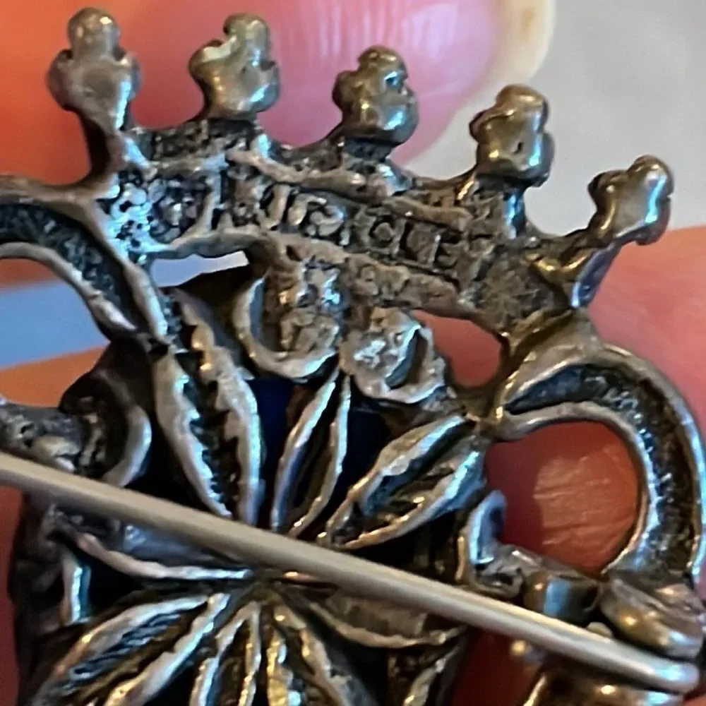 VINTAGE MIRACLE CORONET HEART BROOCH BRAVEHEART SCOTTISH FOLKLORE DARK SKYE VGC